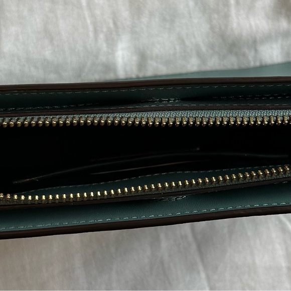 Small Leather Coach handbag shoulder bag - Picture 5 of 11